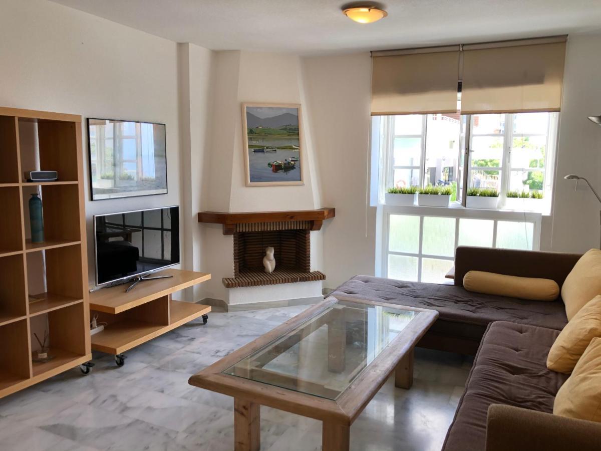 El Cortijuelo. Magnificent Triplex Terraced House With Rooftop Of 18M2, Overlooking The Sea. Parking Torremolinos Exteriör bild