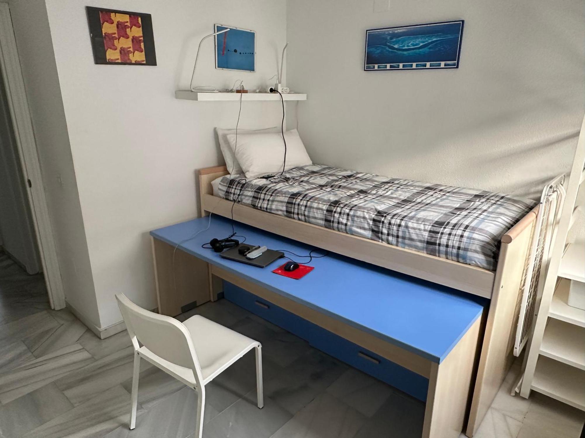 El Cortijuelo. Magnificent Triplex Terraced House With Rooftop Of 18M2, Overlooking The Sea. Parking Torremolinos Exteriör bild