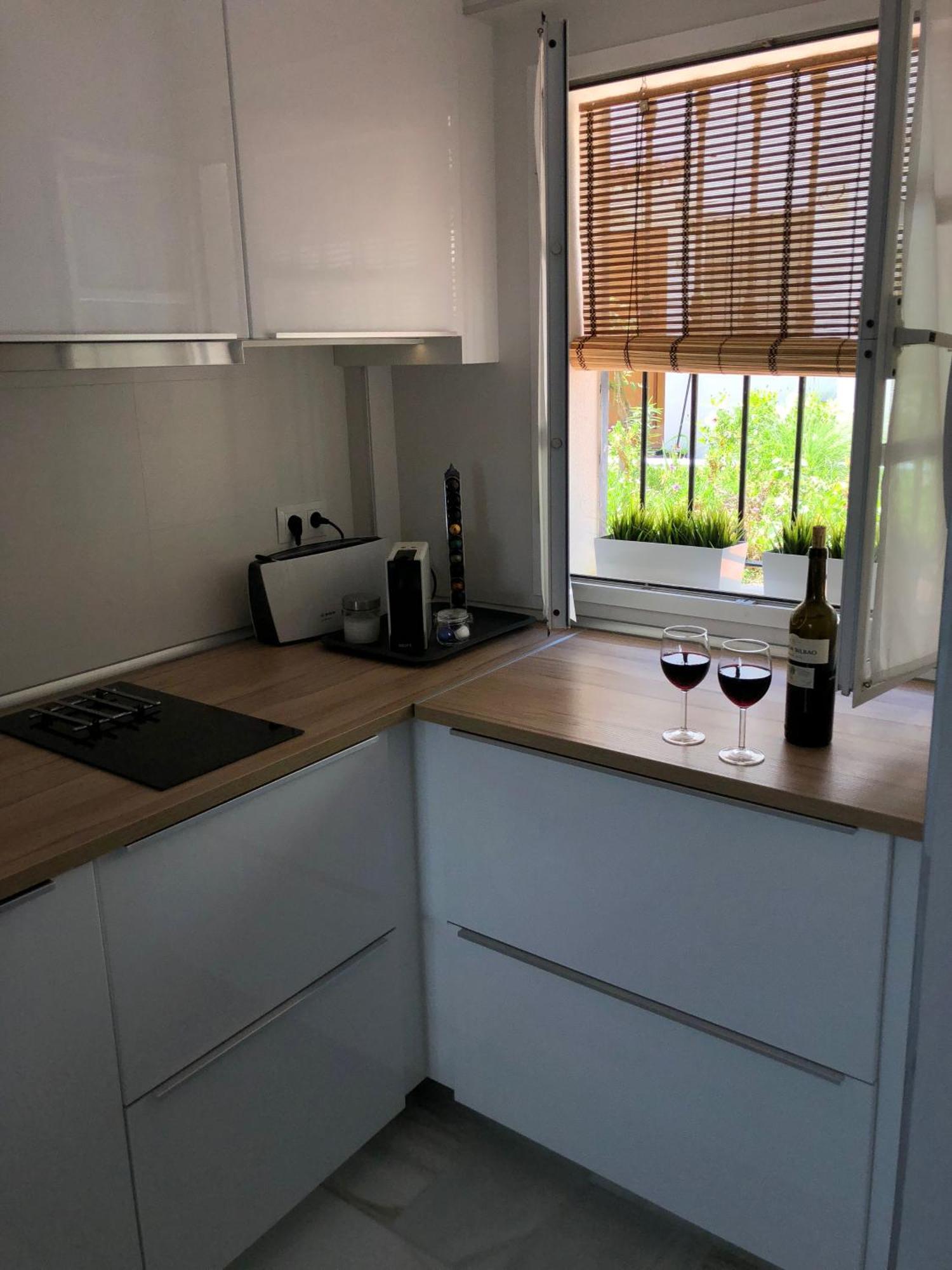 El Cortijuelo. Magnificent Triplex Terraced House With Rooftop Of 18M2, Overlooking The Sea. Parking Torremolinos Exteriör bild